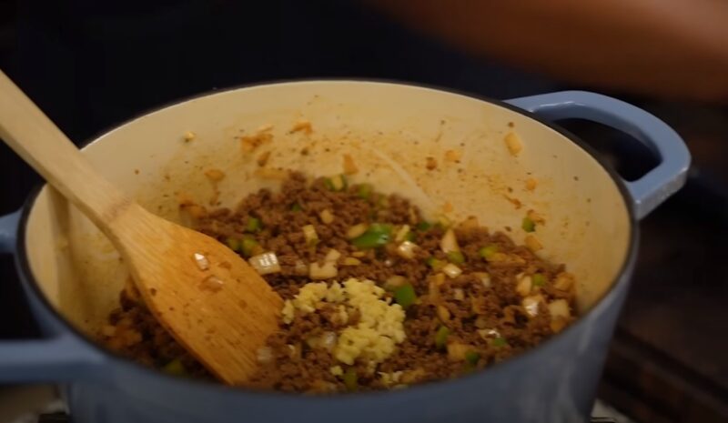 How To Make Homemade Chili preparing